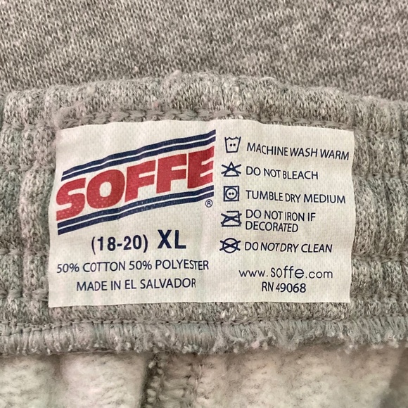 Boy’s size 18-20 Soffe University of Tennessee gray sweatpants with UT emblem - Picture 6 of 7